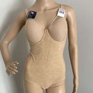 NWT Bali Shapewear Ultralight Bodybriefer - In Nude Color